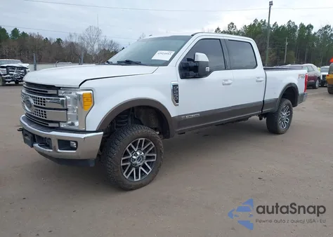 2017 Ford F-250 Lariat из США, поврежденный, VIN 1FT7W2BT4HEF42720